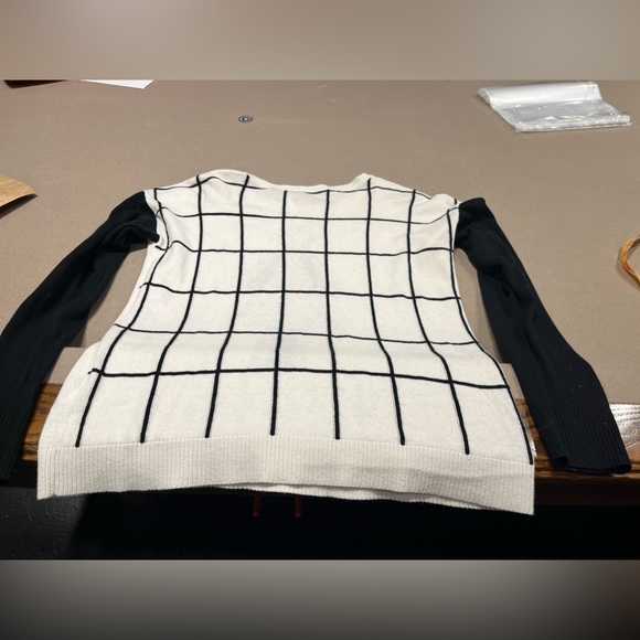 Unique woman pictogram sweater XS - Picture 3 of 9